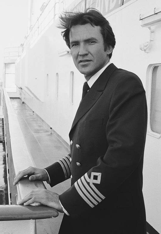 拉里·兰布 Larry Lamb照片