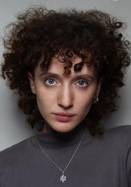 莉莉特·雷瑟 Lilit Lesser照片