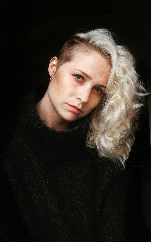 尼芙·阿尔格 Niamh Algar照片