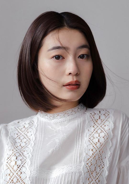 高桥春织 Haori Takahashi照片