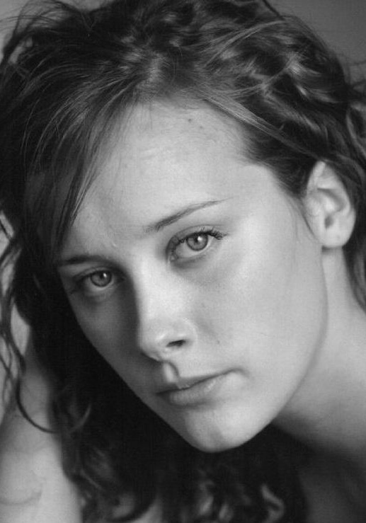 艾普萝·皮尔森 April Pearson照片