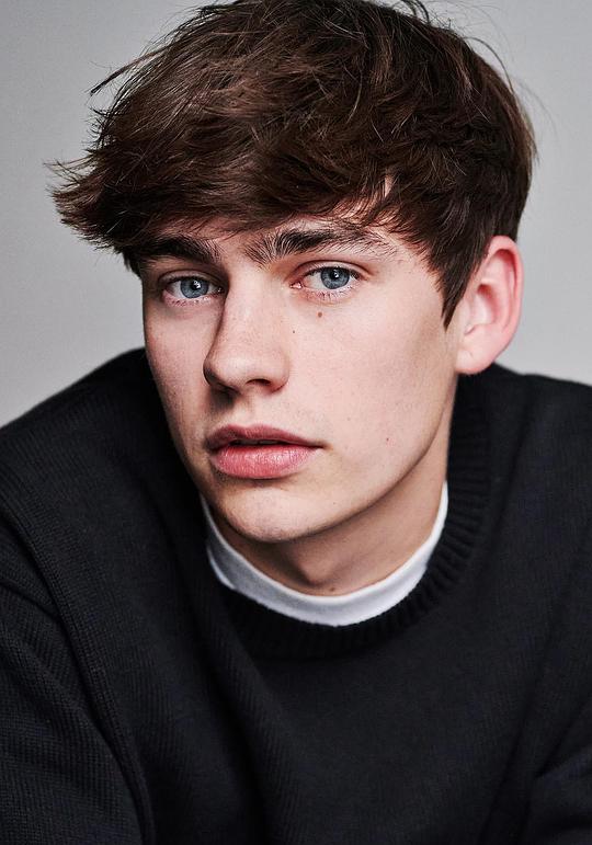 斯派克·费恩 Spike Fearn照片