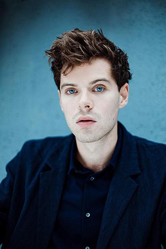 菲利普·阿德耶夫 Fillip Adeyev照片