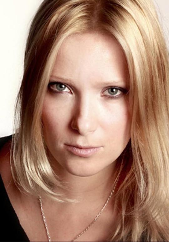 安娜·思卢 Anna Slyu照片