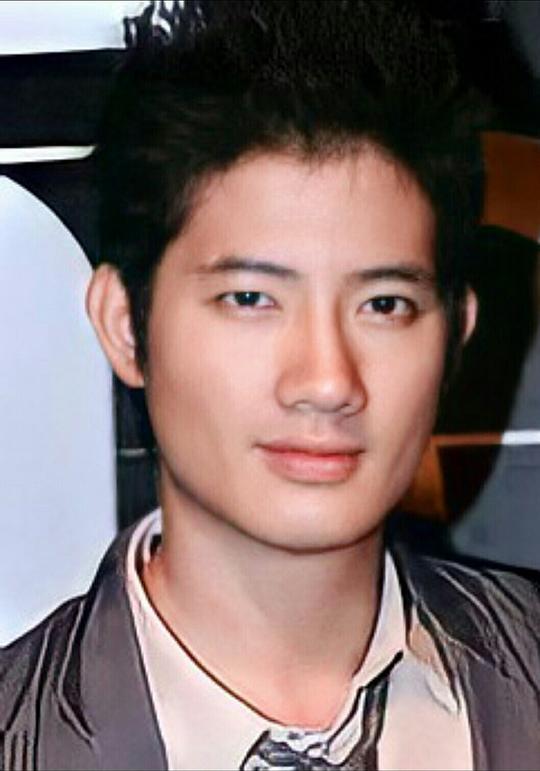 亚瑞克·阿莫苏帕西瑞 Arak Amornsupasiri照片