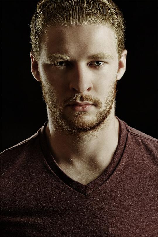 欧文·伯克 Owen Burke照片