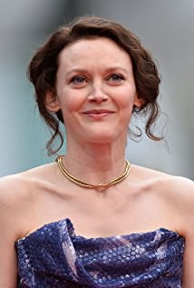 西蒙妮·柯比 Simone Kirby照片