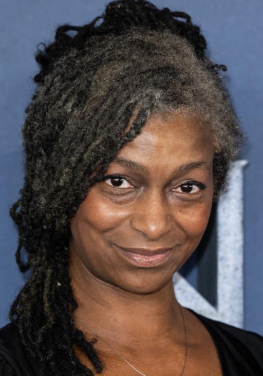 桑德拉·詹姆斯-扬 Sandra James-Young照片