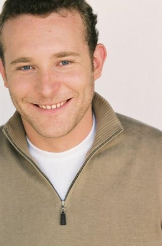 詹姆斯·阿多米安 James Adomian照片