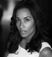 洛林·布伦斯 Lorraine Burroughs照片