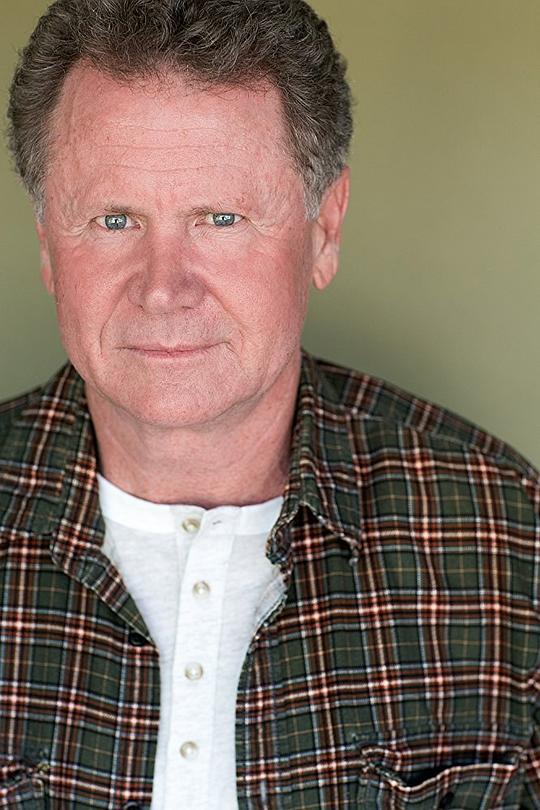 罗伯特·皮尔斯 Robert Pierce照片