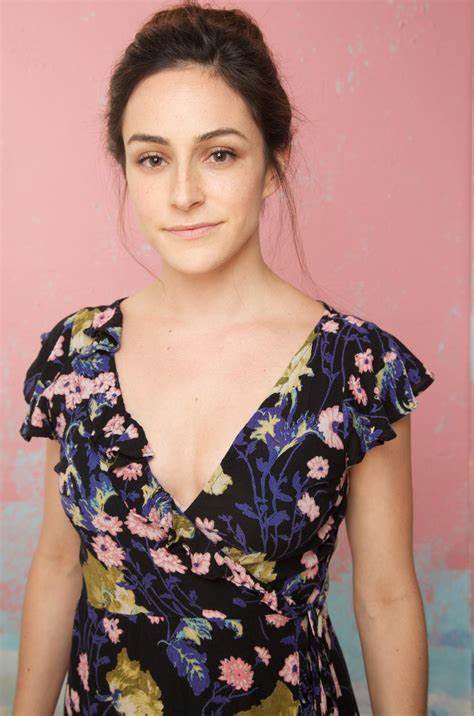 杰宁·哈瑞妮 Janine Harouni照片