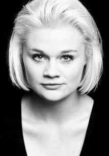 露西·梅耶·巴克 Lucy May Barker照片