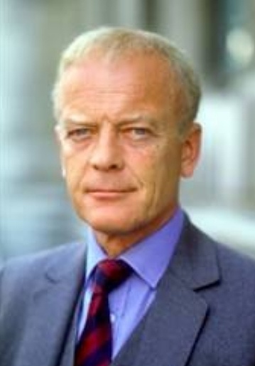 迈克尔·伯恩 Michael Byrne照片