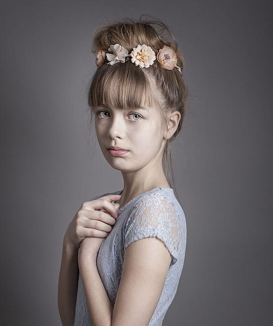 蒂娅·申顿 Tia Shenton照片