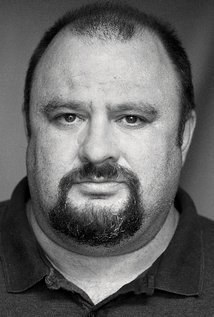 维克多·麦奎尔 Victor McGuire照片