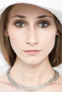 多罗塔·卡达克 Dorota Kuduk照片