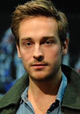 汤姆·米森 Tom Mison照片