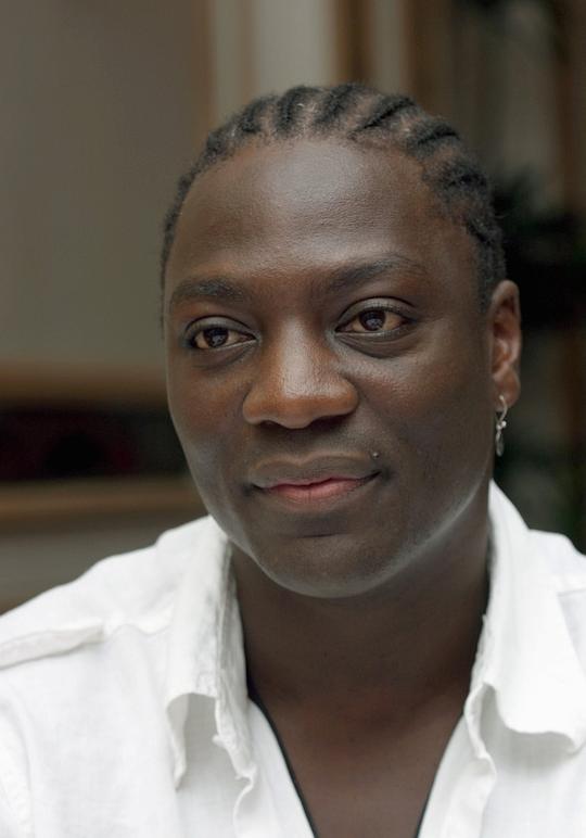 阿德沃尔·阿吉纽依-艾格拜吉 Adewale Akinnuoye-Agbaje照片