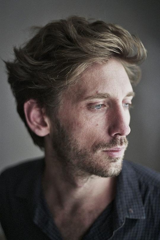 安德鲁·斯特格奥 Andrew Steggall照片