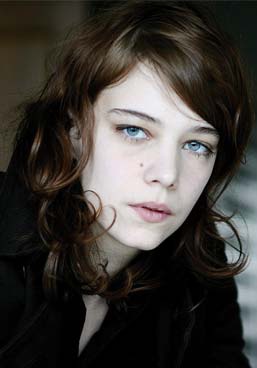 席琳·赛莱 Céline Sallette照片