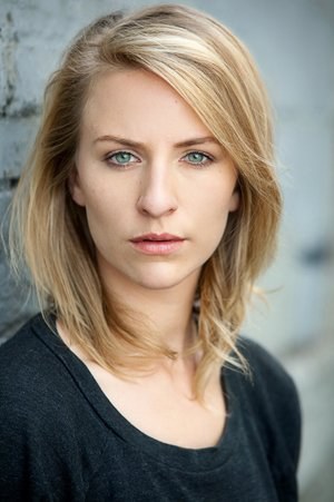 米奇·萨姆纳 Mickey Sumner照片