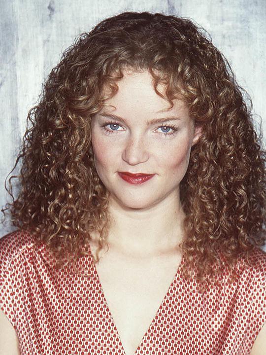 艾玛·康妮芙 Emma Cunniffe照片