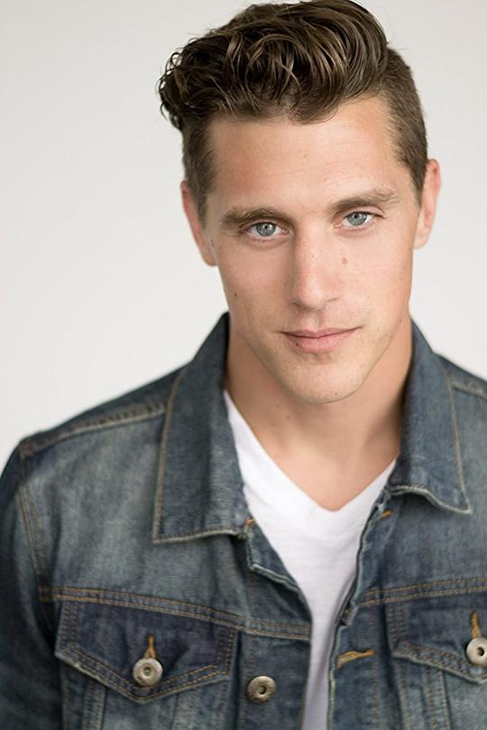 柯蒂斯·麦甘恩 Curtis McGann照片