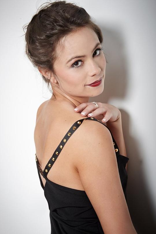 Elana Di Troya照片