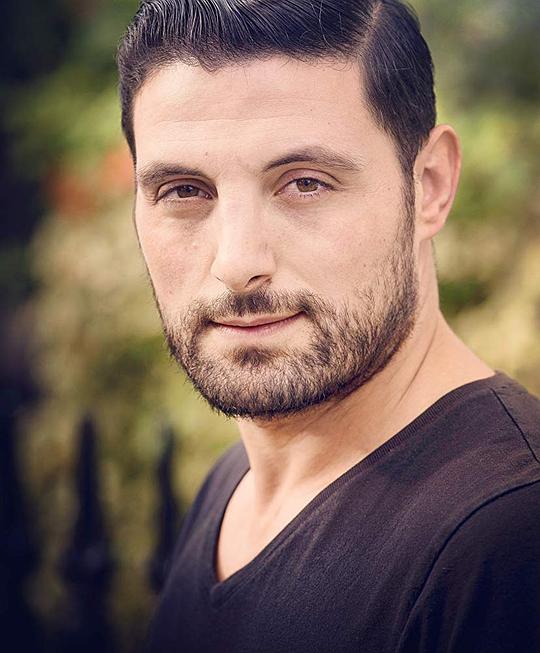 通恰伊·古奈什 Tuncay Gunes照片