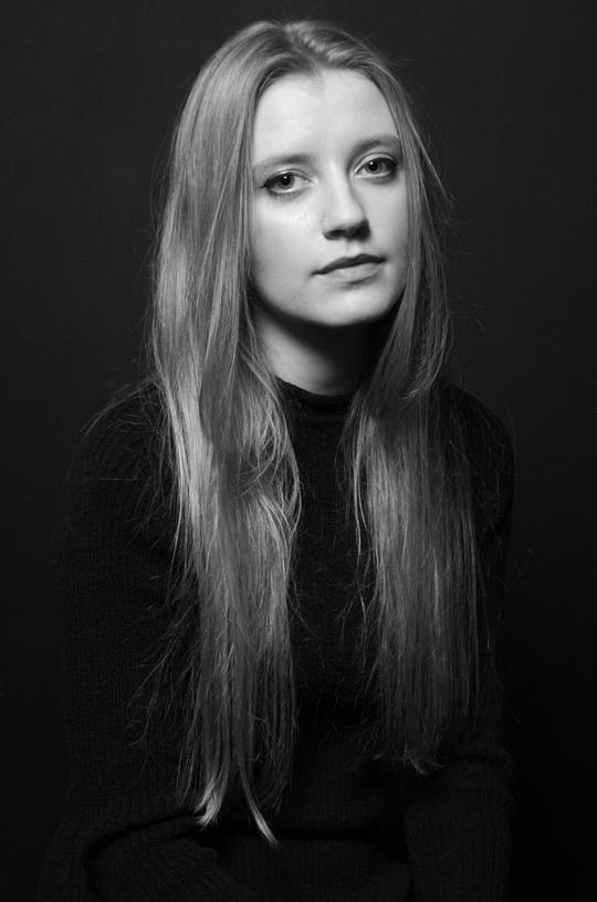 波佩·李·弗里尔 Poppy Lee Friar照片