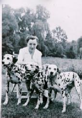 道迪·史密斯 Dodie Smith照片