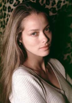 艾斯特尔·斯科妮 Estelle Skornik照片