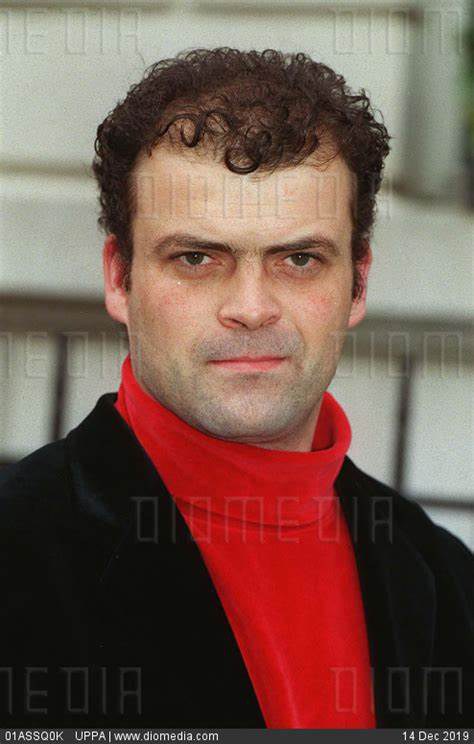 尼古拉斯·麦克格 Nicholas McGaughey照片