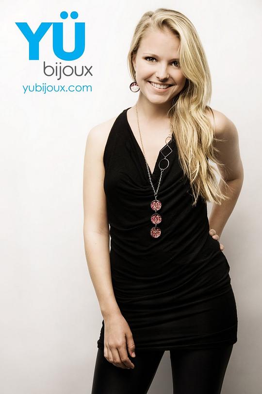 莎拉·珍妮·拉布罗丝 Sarah-Jeanne Labrosse照片