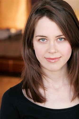 里尼·贝尔 Rini Bell照片