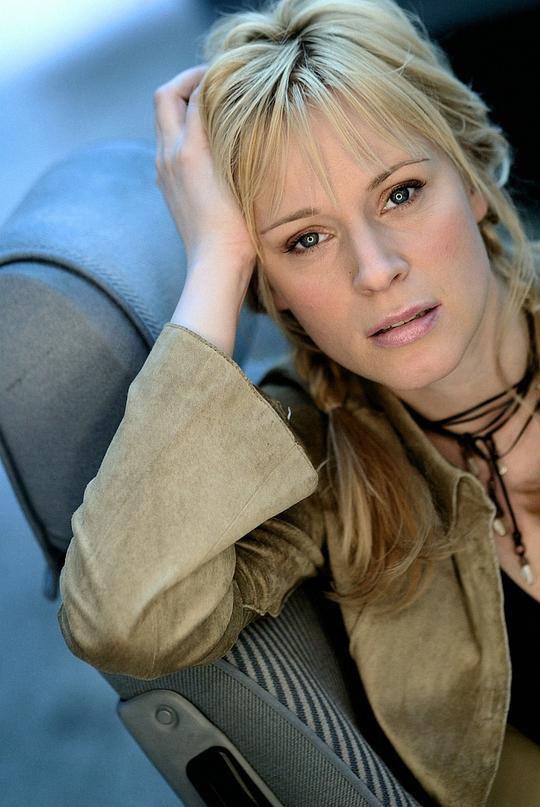 艾本·叶尤 Iben Hjejle照片