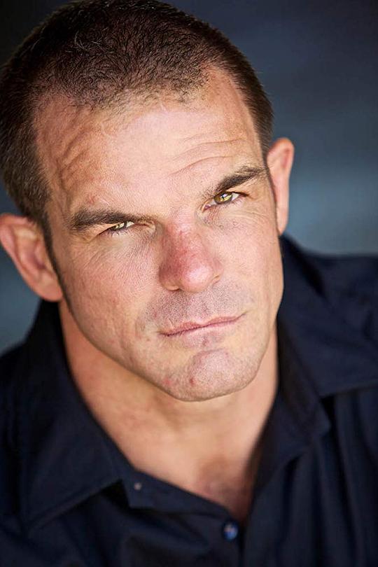 伊恩·罗伯茨 Ian Roberts照片