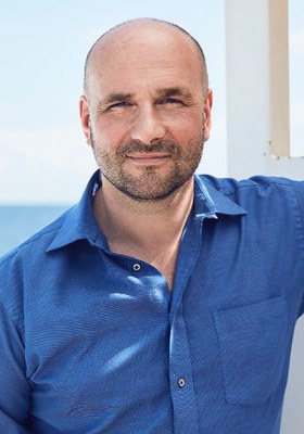 詹姆斯·哈尼伯恩 James Honeyborne照片