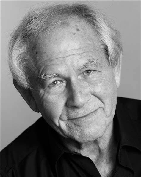 唐·麦考金代尔 Don McCorkindale照片