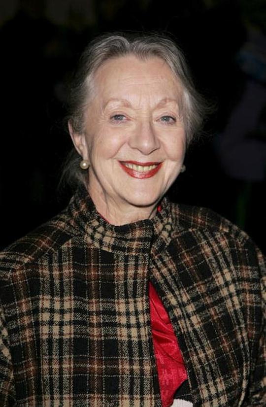 塞尔玛·巴洛 Thelma Barlow照片