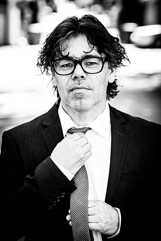 乔纳森·霍姆斯 Jonathan Holmes照片