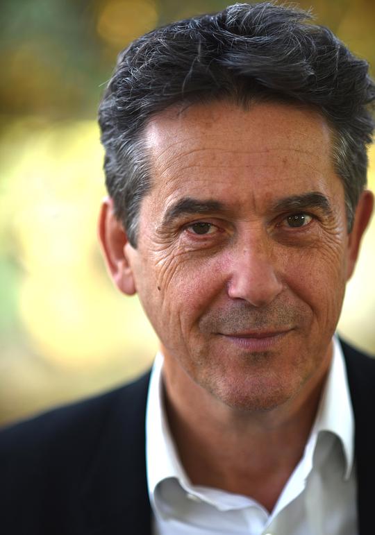 艾德里安·鲁基斯 Adrian Lukis照片