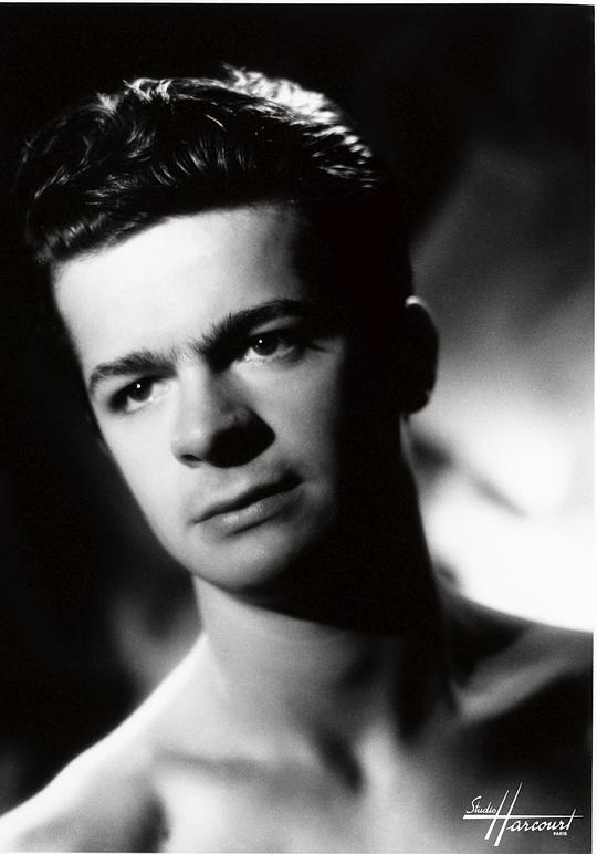 塞尔日·雷吉亚尼 Serge Reggiani照片