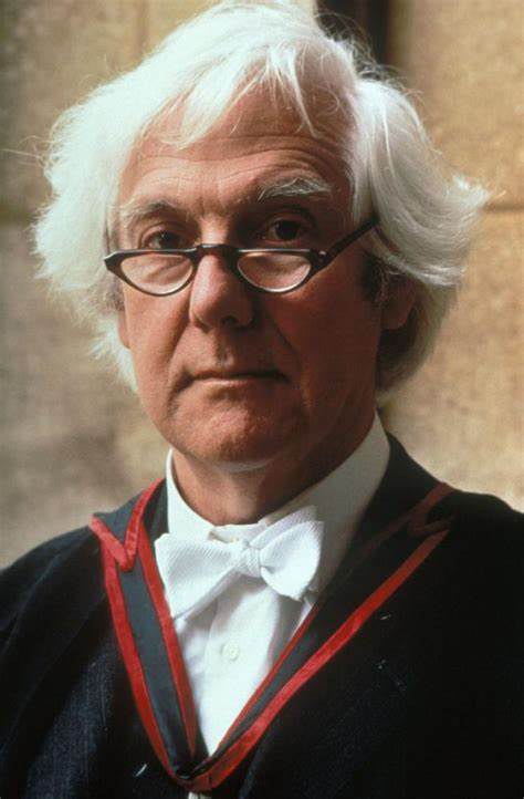 罗迪·莫德-罗克斯比 Roddy Maude-Roxby照片