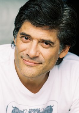 乔治斯·科拉菲斯 Georges Corraface照片