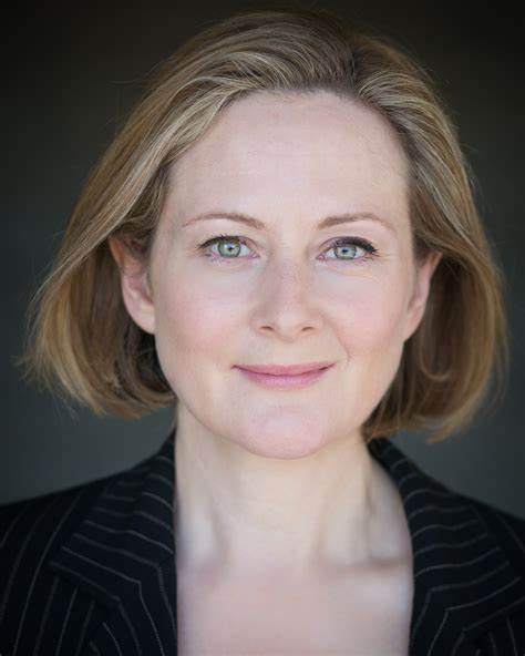 露茜·罗宾森 Lucy Robinson照片