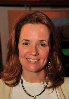 卡罗琳·汤普森 Caroline Thompson照片