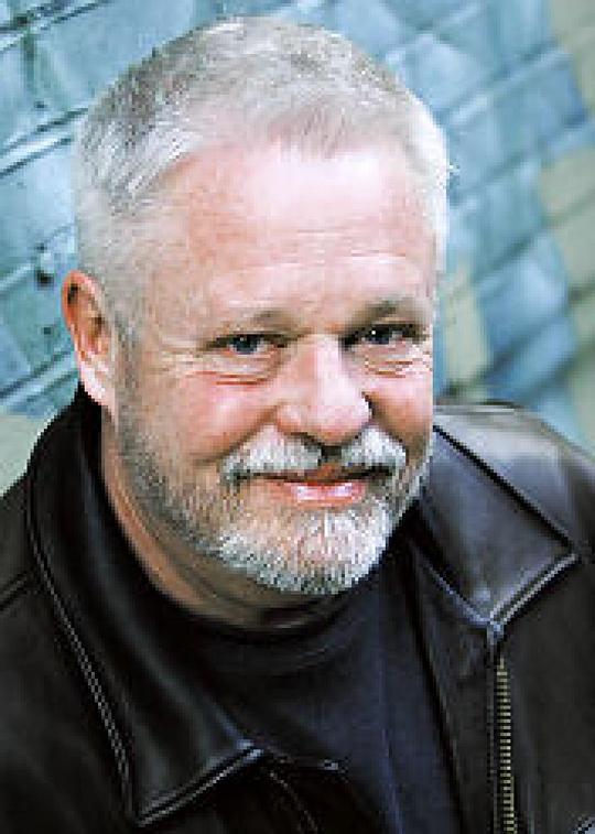 阿米斯特德·莫潘 Armistead Maupin照片