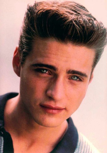 杰森·普雷斯利 Jason Priestley照片